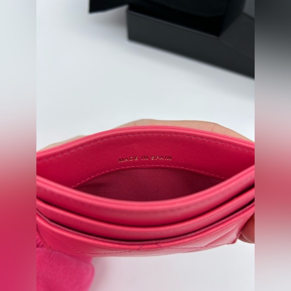 (SOLD) Chanel Lambskin Quilted Chanel 19 Card Holder Rose - Picture 12 of 16